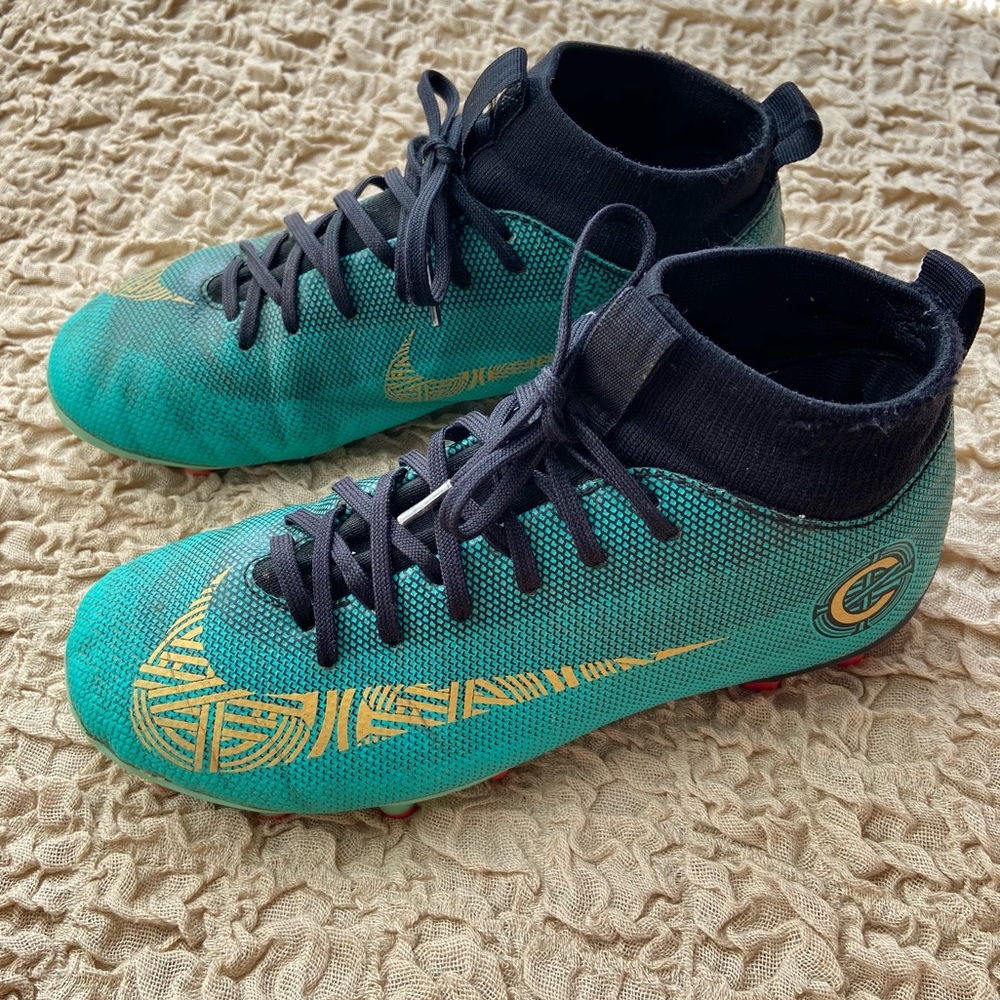 Nike Size 2 CR7 Mercurial Superfly Soccer Cleats
